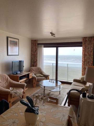 Seagull, Ruim En Volledig Vernieuwd Appartement Met Zeezicht In Westende ミデルケルケ エクステリア 写真